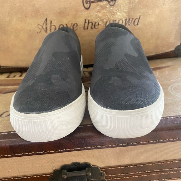 Vince Camuto Women’s Korli 2 Slip On Sneaker size 7.5 - Picture 2 of 8